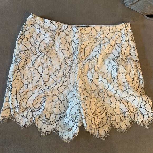 Zara White Lace Shorts - Picture 1 of 3